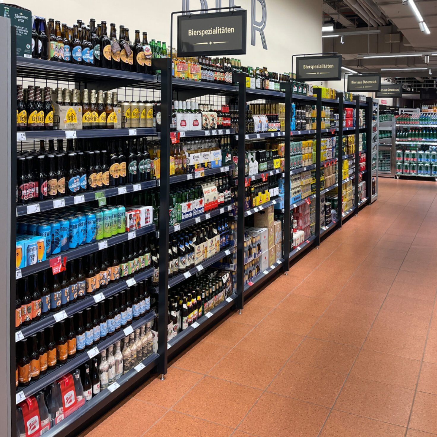 ISP Wien Sandleitengasse Regal Bier 02