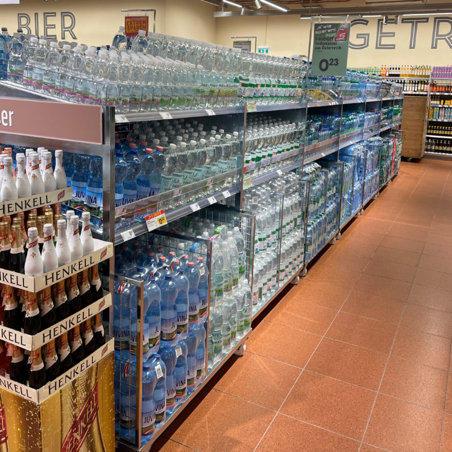 ISP Wien Sandleitengasse Regal Getränke 01