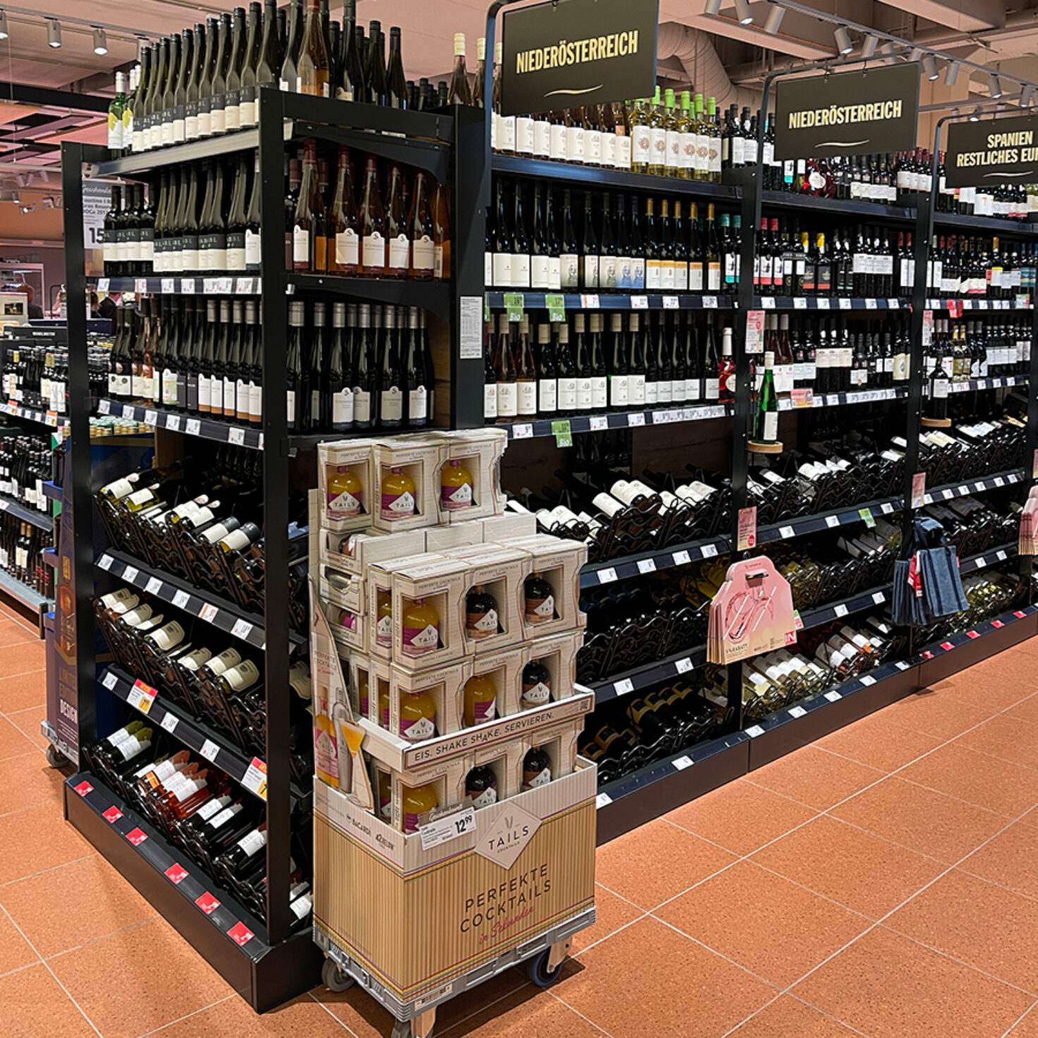ISP Wien Sandleitengasse Regal Weinwelt 03