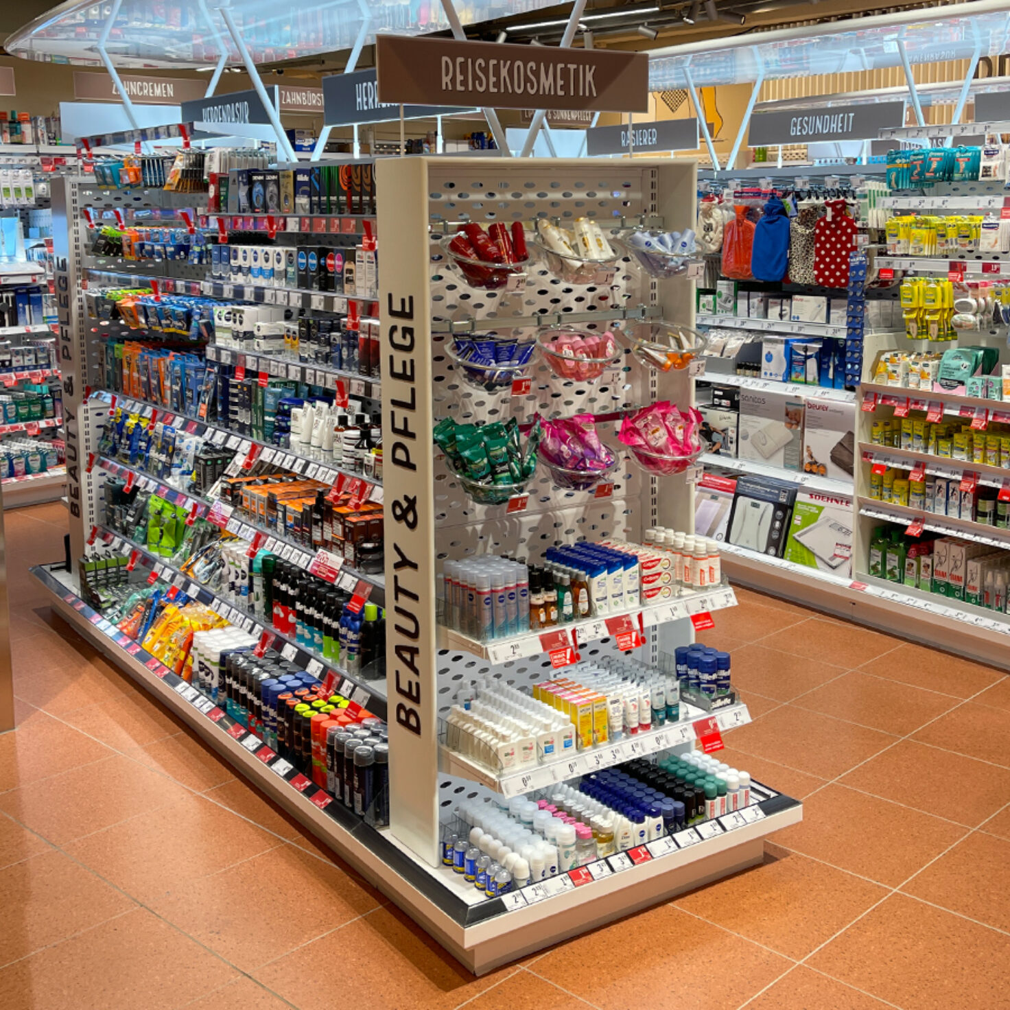 Interspar Graz Kosmetikregal 04